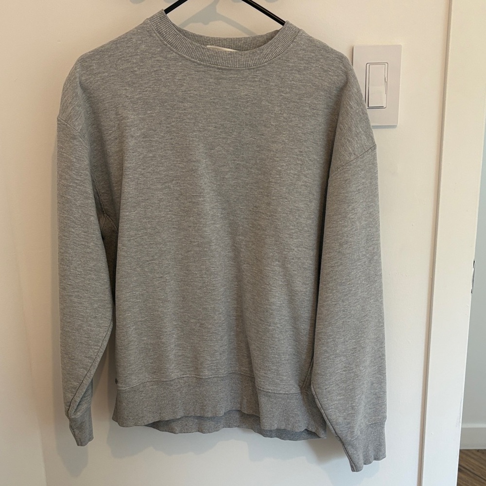 RD style grey crewneck.